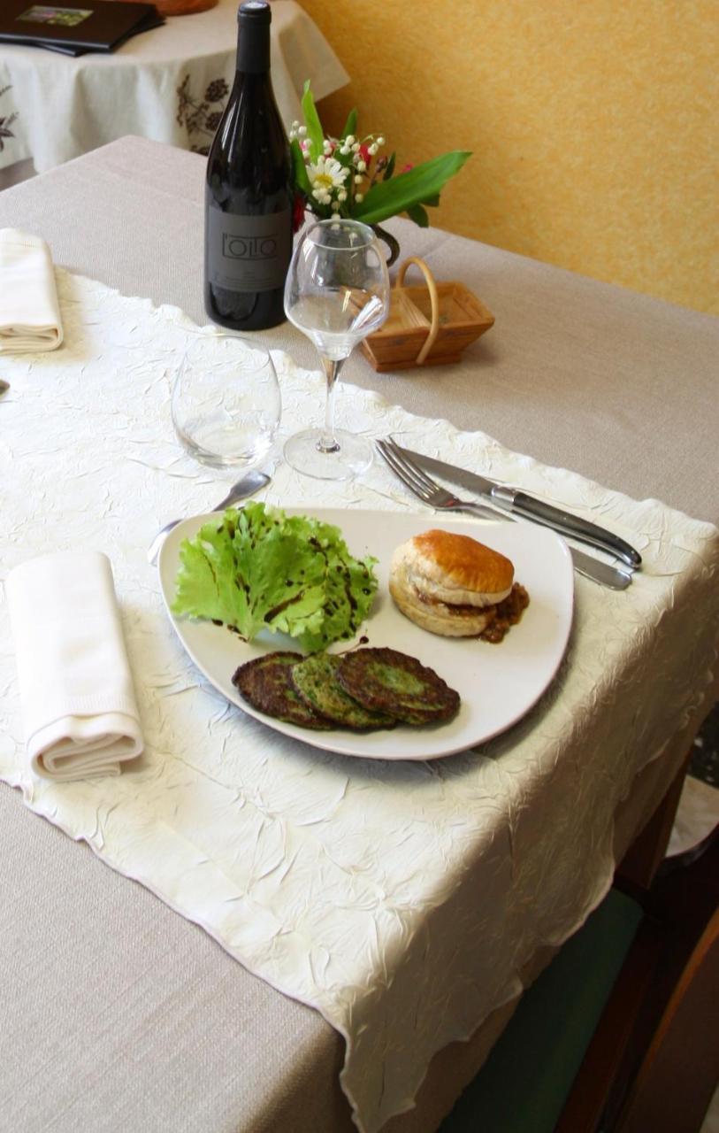 Campouriez Hotel Le Relais Du Coustoubi מראה חיצוני תמונה