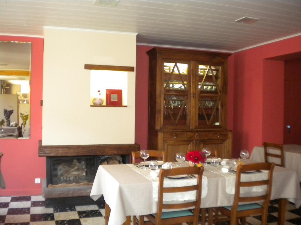 Campouriez Hotel Le Relais Du Coustoubi מראה חיצוני תמונה