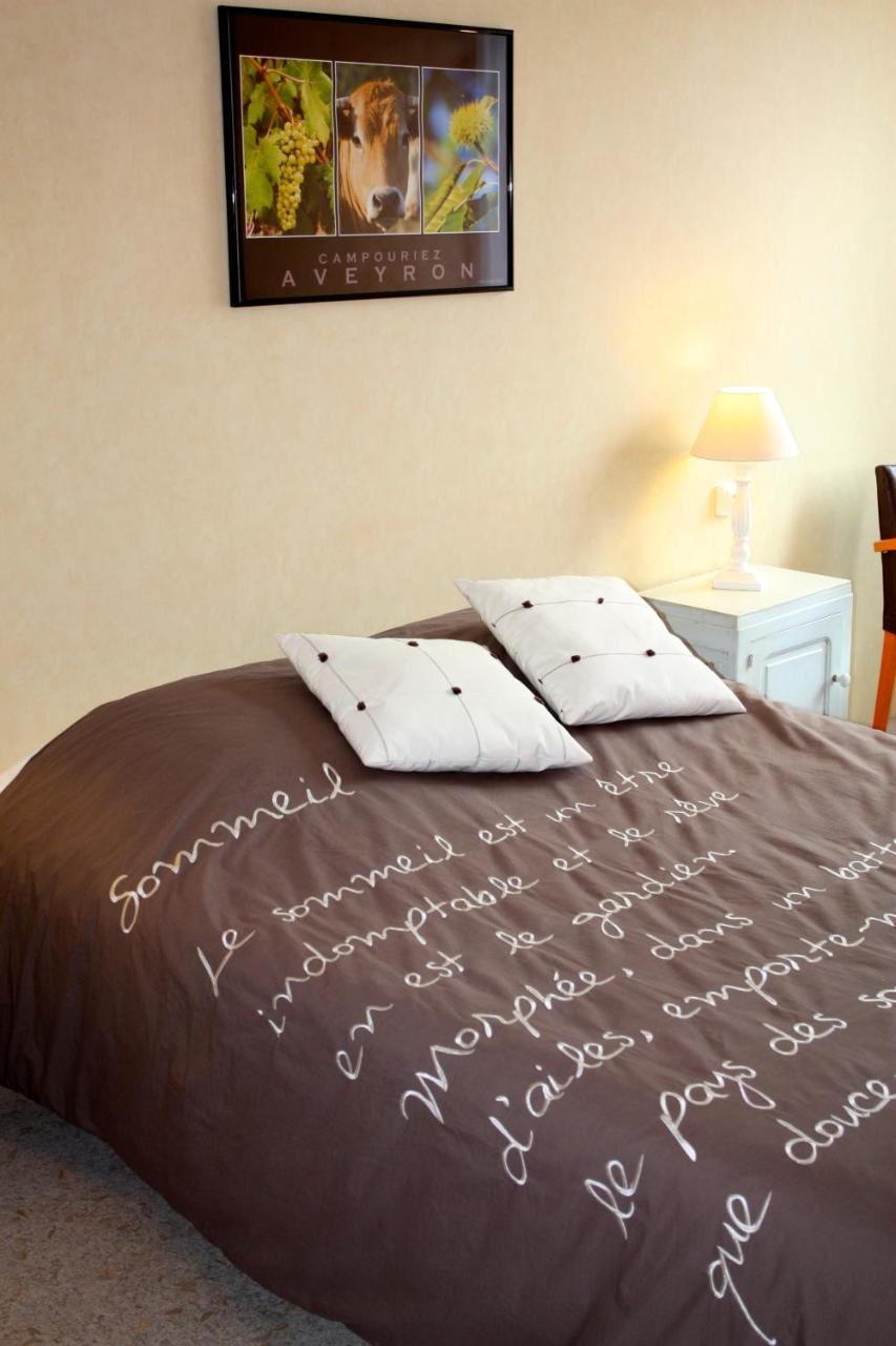 Campouriez Hotel Le Relais Du Coustoubi מראה חיצוני תמונה